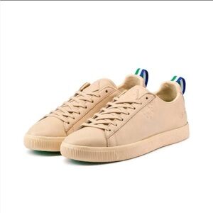 NWB Puma Clyde Beige Low-Top Sneakers